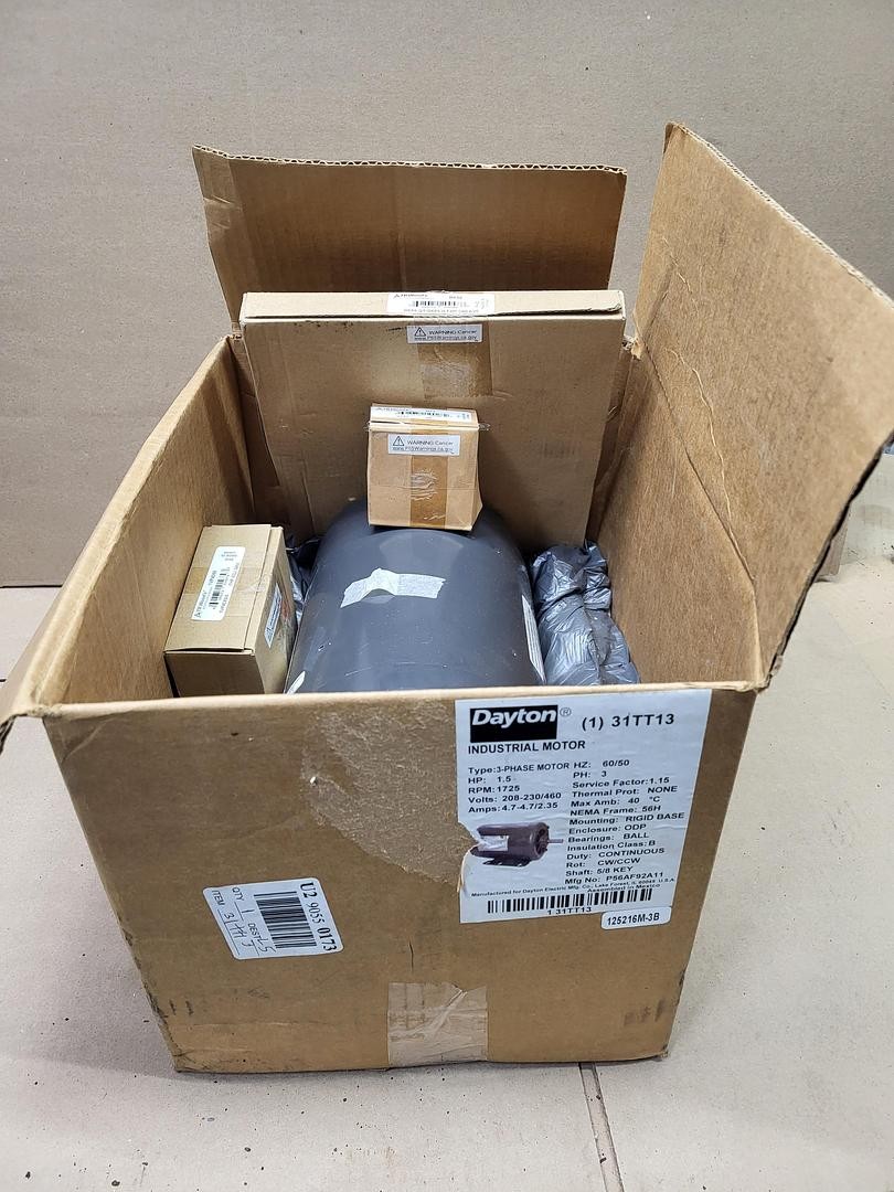 Dayton motor P56AF92A11 / 1.5 HP *NEW IN BOX* ADJ 1VP4058 / QTX1/2 SG BUSHING