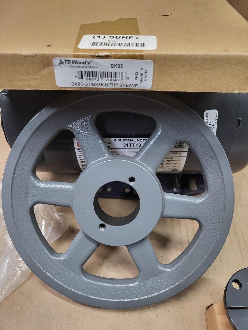 Dayton motor P56AF92A11 / 1.5 HP *NEW IN BOX* ADJ 1VP4058 / QTX1/2 SG BUSHING