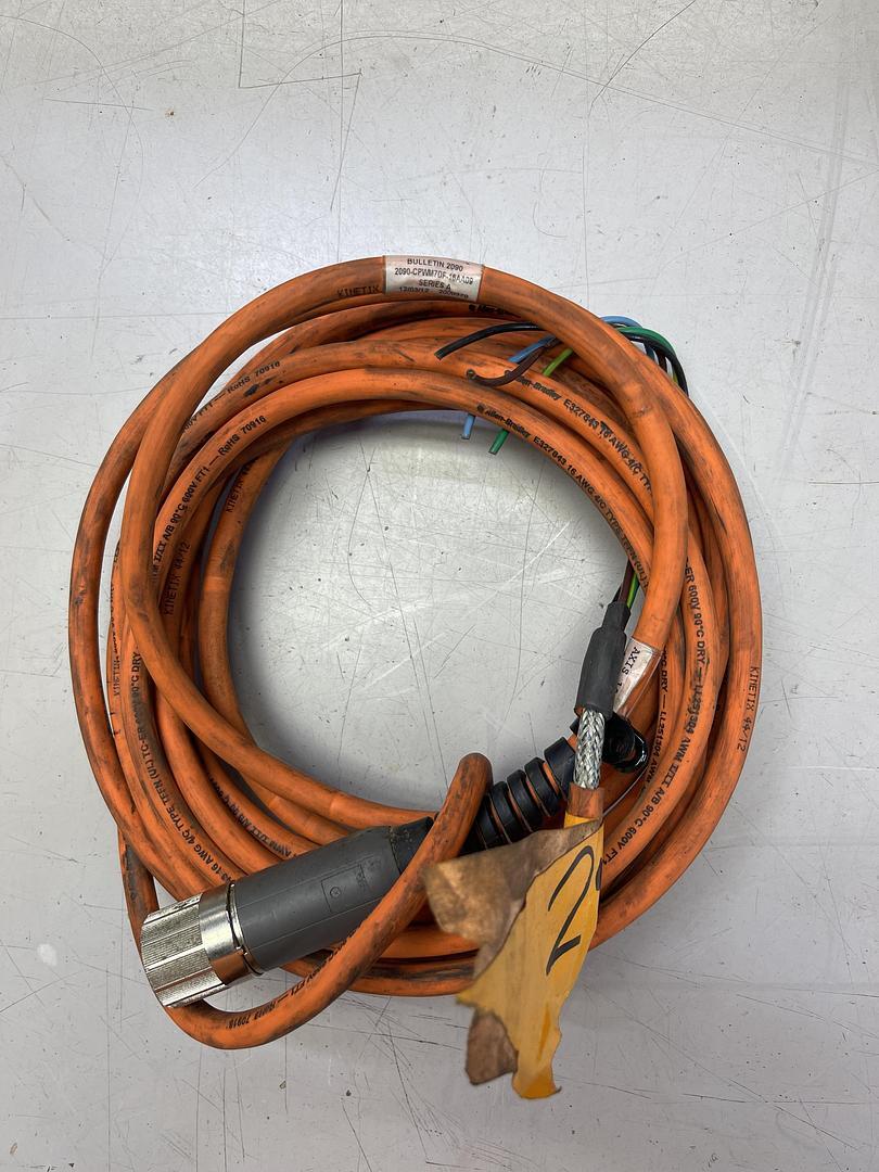 Allen-Bradley 2090-CPWM7DF-16AA09(251”)