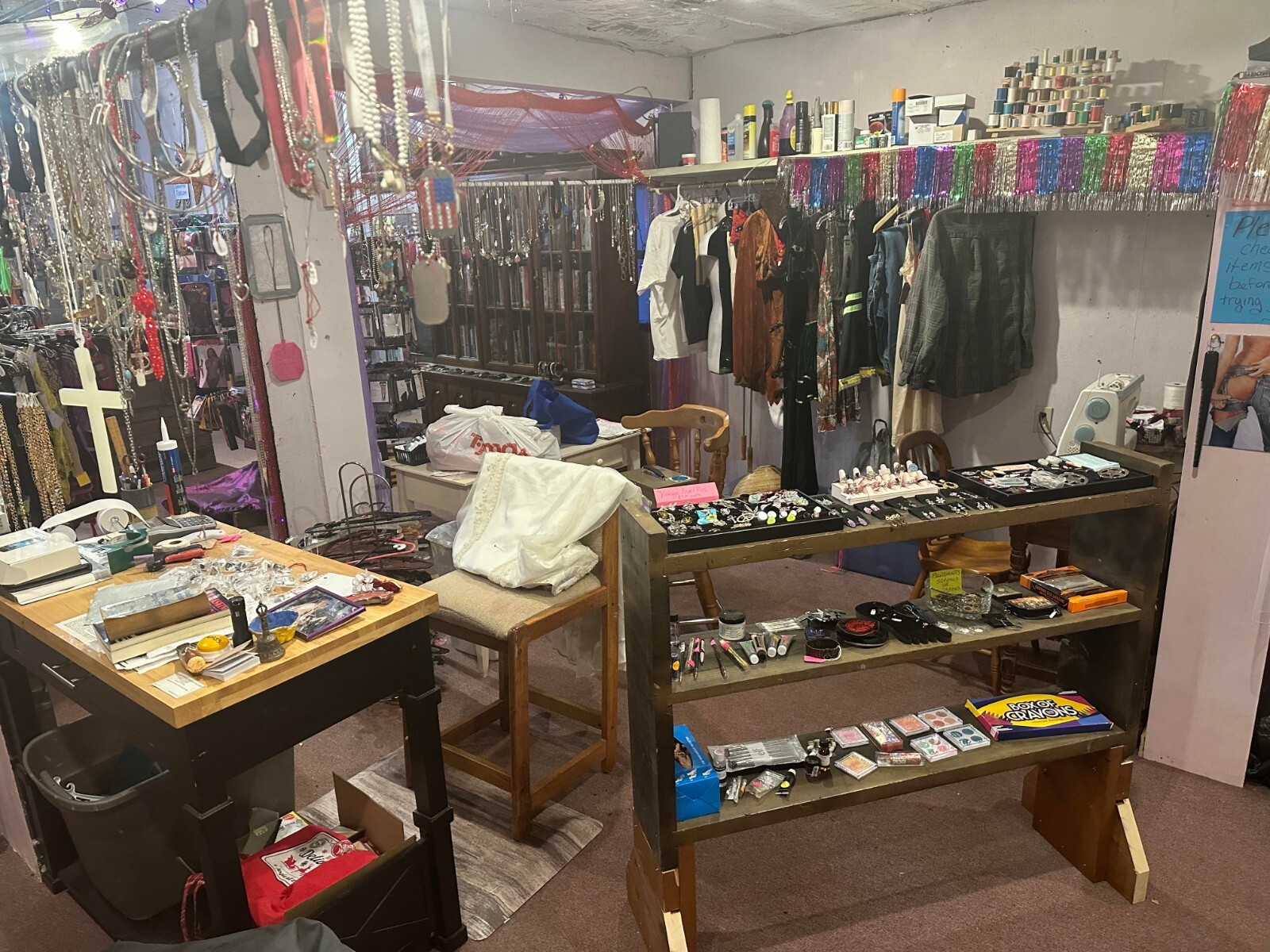Wholesale lingerie. costume. vintage, shoes, jewelry, store business inventory+