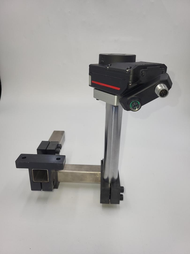Keyence IV3 500MA Smart Vision Camera mounted on arm