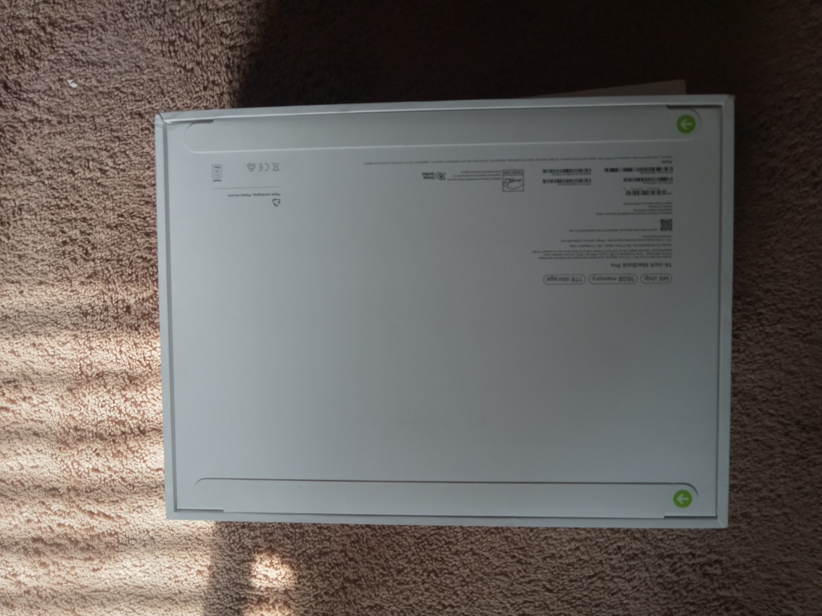 apple macbook pro m5 14 1tb 16gb