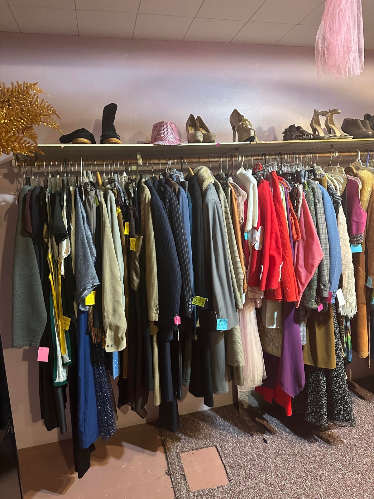 Wholesale lingerie. costume. vintage, shoes, jewelry, store business inventory+